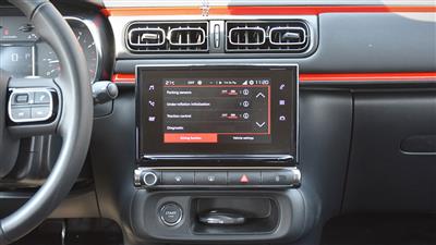 نمایشگر ساده در کابین سیتروئن C3